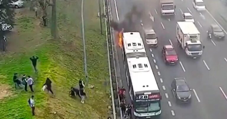 Bus Fire in Argentina: Cam Footage Shows Passengers' Miraculous Escape Bus Fire in Argentina: Cam Footage Shows Passengers' Miraculous Escape