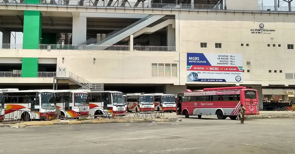 Image of Mahatma Gandhi Bus Station Hyderabad. Buses from Hyderabad to Prayagraj will depart from this bus station.