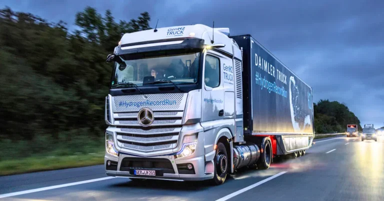 Hydrogen Range Record: Mercedes-Benz GenH2 Hydrogen Truck Covers 1047 km