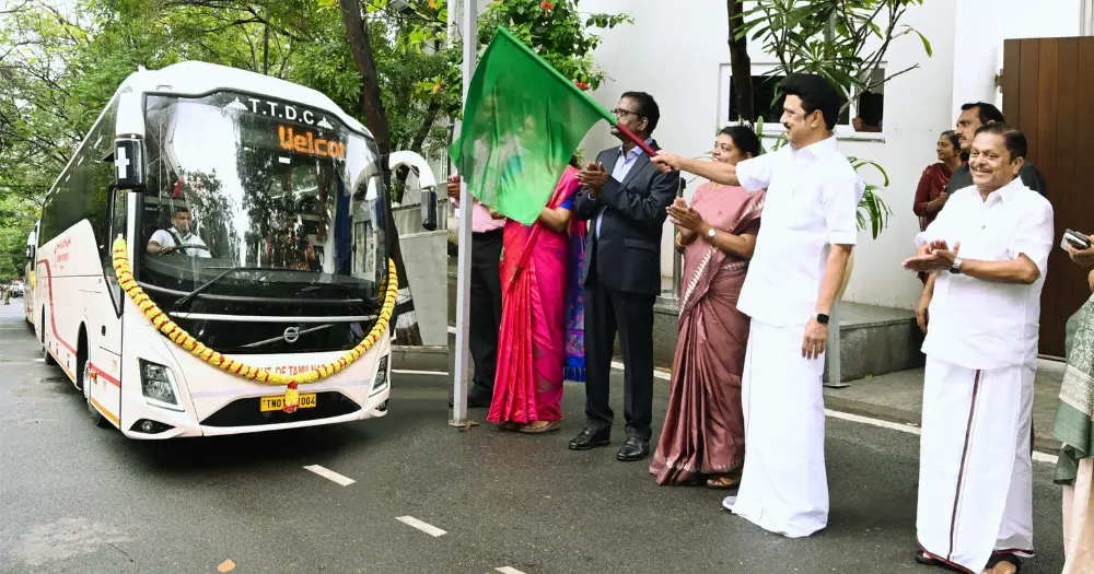 2 TTDC Volvo 9600 Buses Flagged off by MK Stalin CM MK Stalin flagging off the TTDC Volvo 9600 Buses