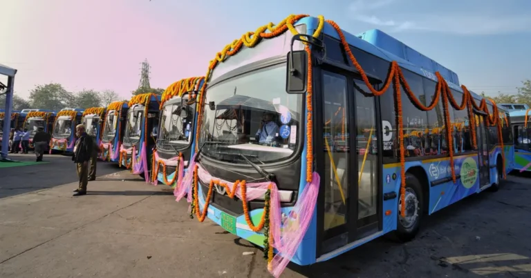 Delhi adds 500 electric buses