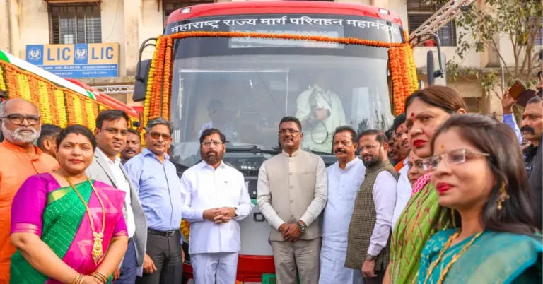 Olectra Delivers 20 Electric Buses to MSRTC. Image shows CM Eknath Shinde During the Inaugural ceremony