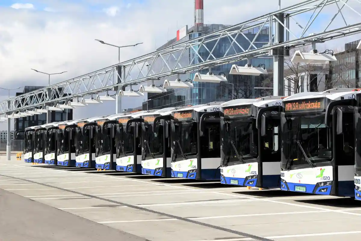 Municipal Transport Company in Cracow Orders 37 Solaris mild hybrid buses