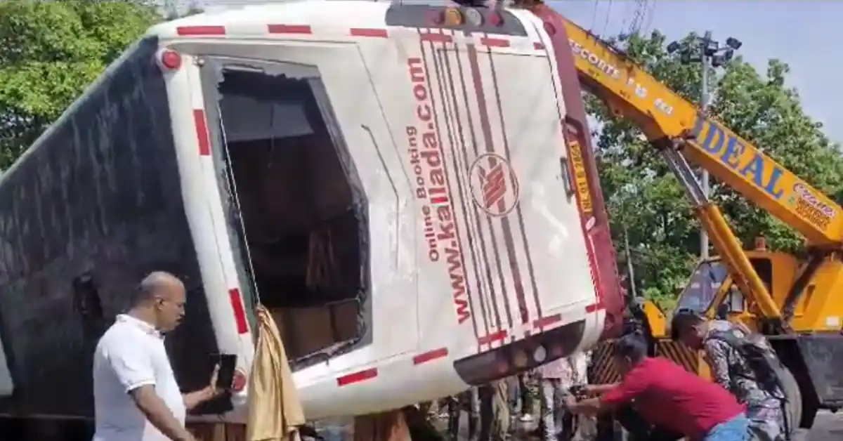 What caused the Kallada Bus Accident in Kochi's Madavana Junction?