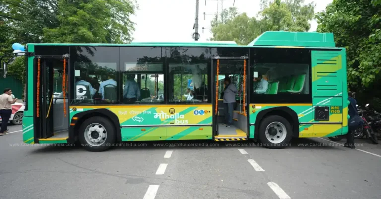 A 9-meter electric bus operated under the Mohalla Bus Service in Delhi.